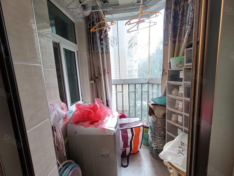 【10图】北京路,京华园电梯小高层,精装修大三室两