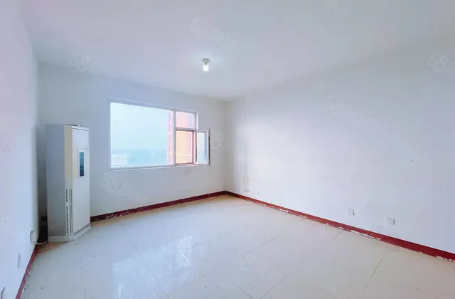 香江附近嘉明电梯三室免大税单价5000千左右