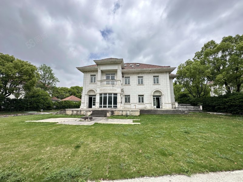 世茂佘山庄园(一期)4室3厅5卫749㎡南5800万