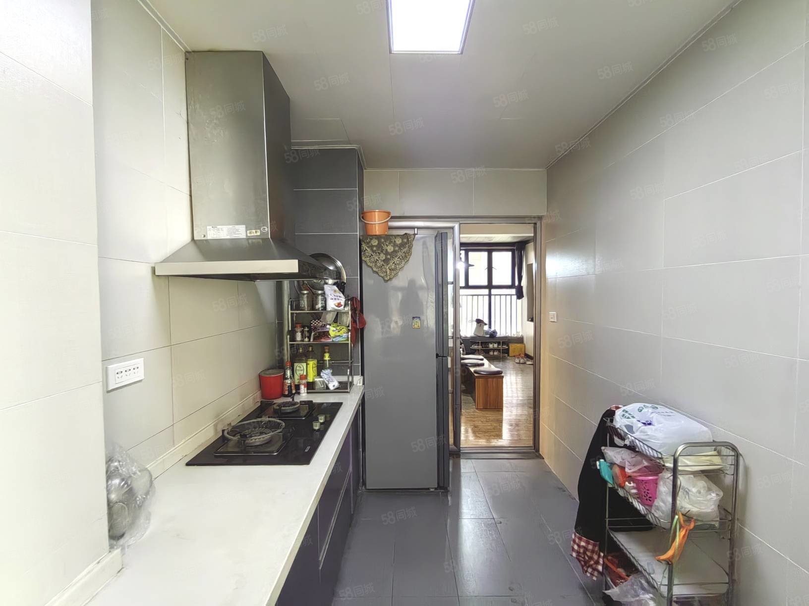 和昌国际城二期3室2厅2卫118㎡南北87万