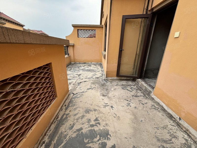 香醍水岸联排前后花园带地下室