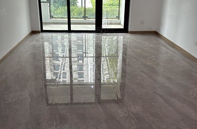 城市芳华好楼层17层，房东包大税，新房未住，来  啦