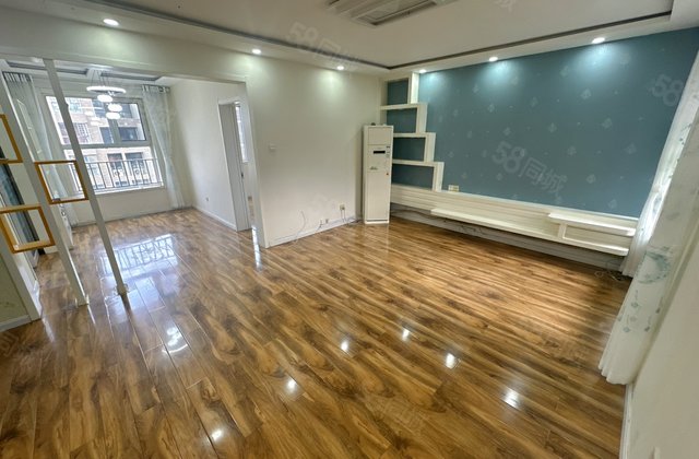 阿卡一期 总层11层的电梯洋房10楼 三室两卫带地下室 急售