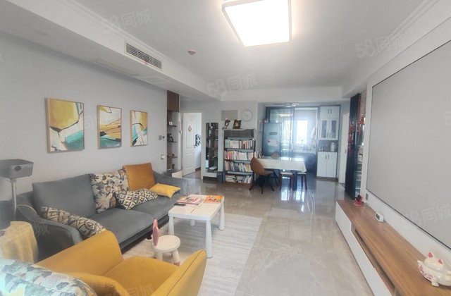 新出 精装修婚房 双阳台 带车位 带中央空调 带全屋定制家具