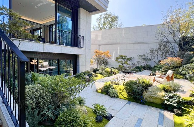 成都银泰中心华悦府12室4厅285.38㎡3000万二手房图片