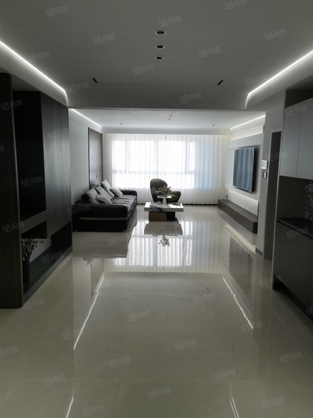 海龙新城3室2厅2卫170㎡南北118万