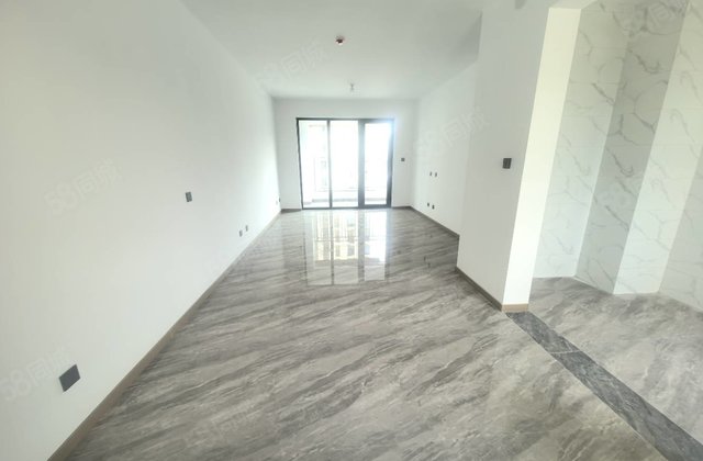 聊大一实验。城市玖玺学府印象三室双卫，带车位储藏室新房未住