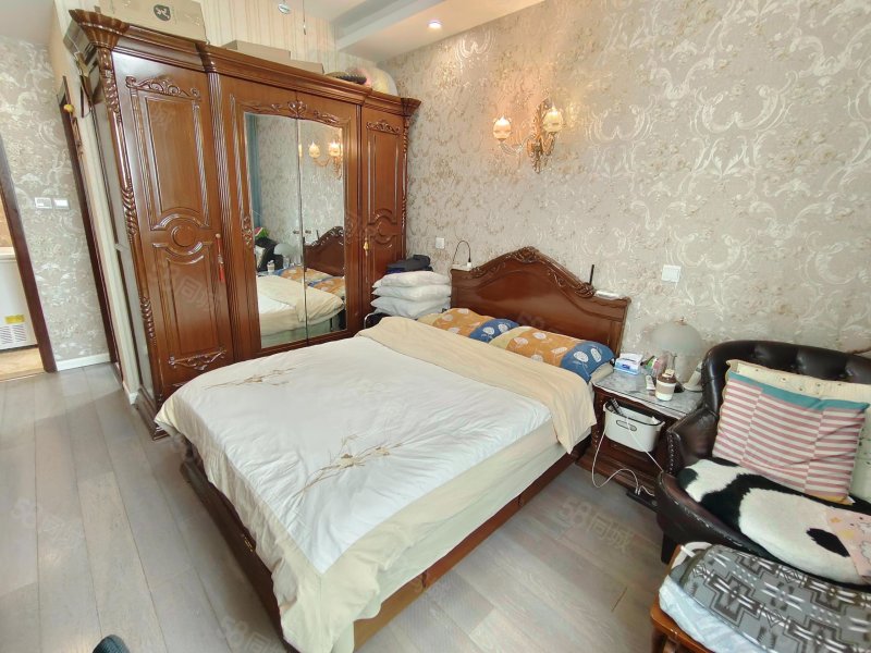 上海豪园3室2厅2卫145㎡南北850万