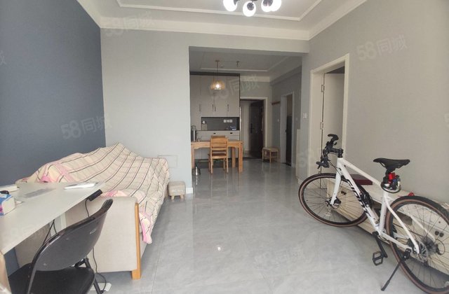 高绿化 南北通透 楼层好 精装可拎包入住 商品房 房龄新