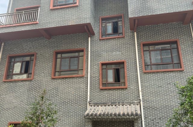 金辉水岸小区5室2厅225㎡43万二手房图片
