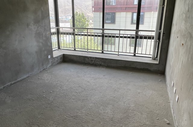 贡吉林小区3室1厅121㎡66万二手房图片