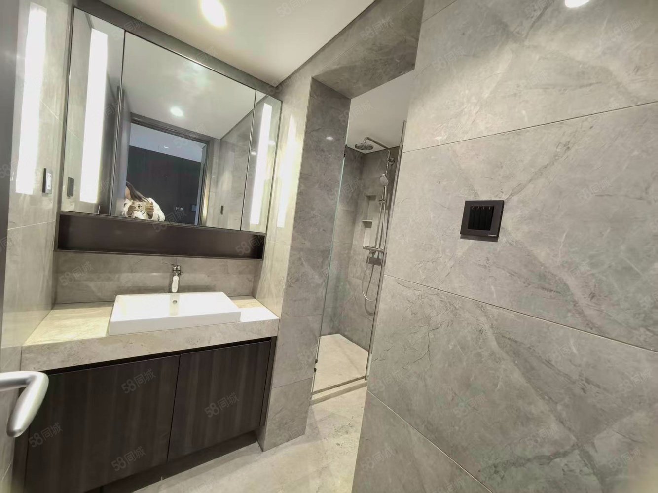 尊悅光華3室2廳2衛(wèi)170㎡南北1498萬