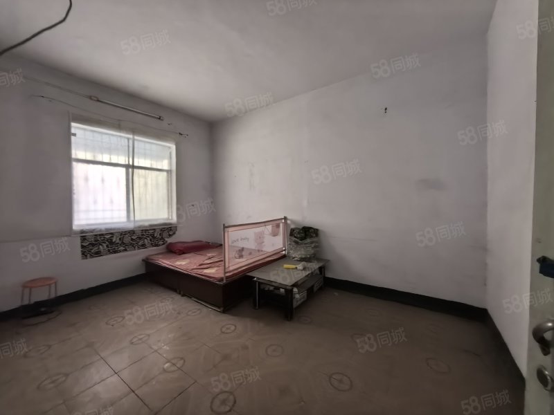 建设路158号小区4室3厅1卫190㎡南北26.8万