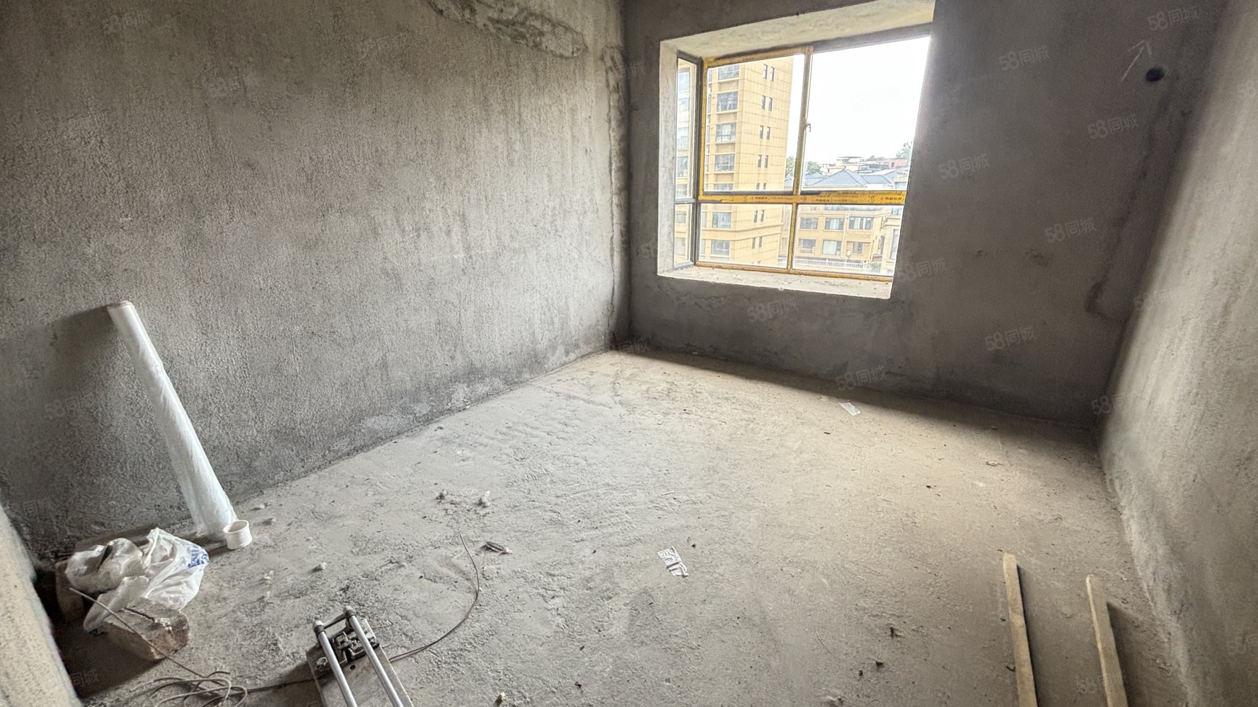 秀江印象7室2厅2卫270㎡南北150万