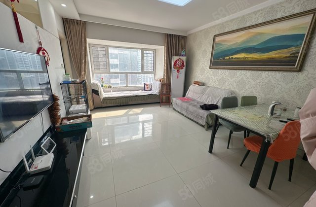 阿卡三期 三室两厅 好楼层 带车位 户型好 房东便宜出售。