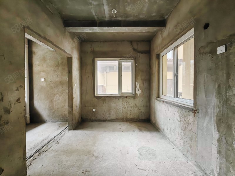 商品住宅 南向采光好 交通便捷 次新小区,清华大溪地6号院(别墅)-郑州