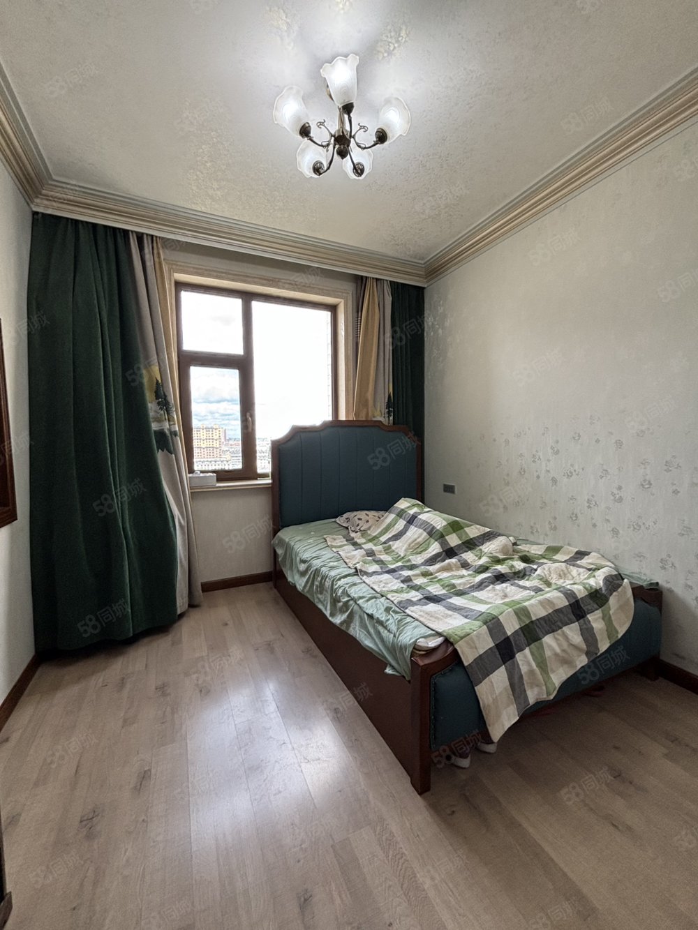 塞纳阳光3室2厅2卫133㎡南北76.8万