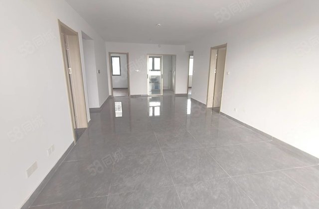 急售二中旁儒辰辰辰电梯小高一梯两户 前排视野开阔聊大尽在眼底