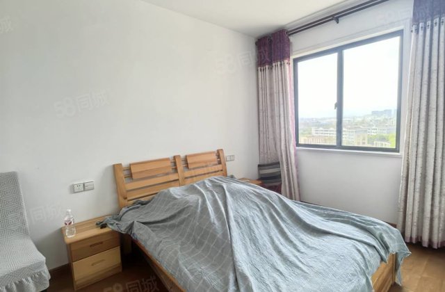 名士苑3室2厅136.68㎡146万二手房图片