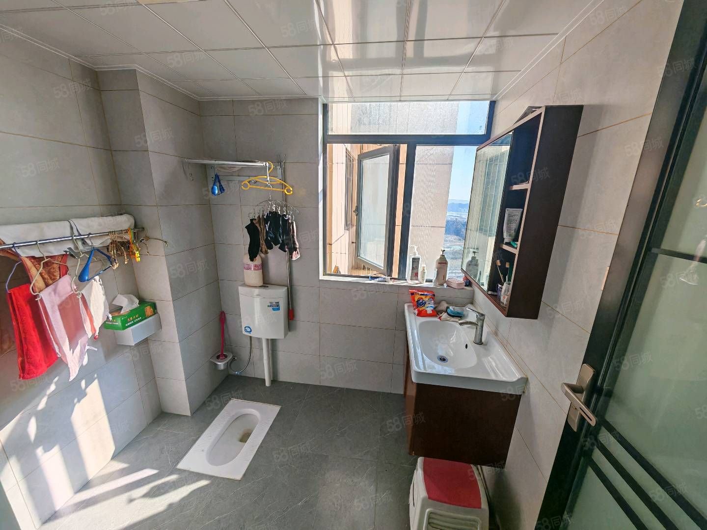 中瑞领航城3室2厅2卫136㎡南北79.8万