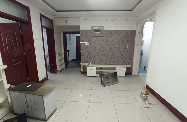 文轩，一中，外国语，龙山花园小区三室， 中间楼层，采光好