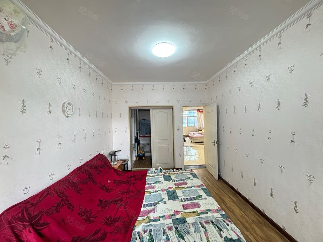 六堰文化宫3室2厅1卫110㎡南北58万