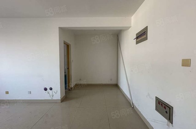 低价急卖 先锋 三室两厅 好楼层 送储 随时能看房