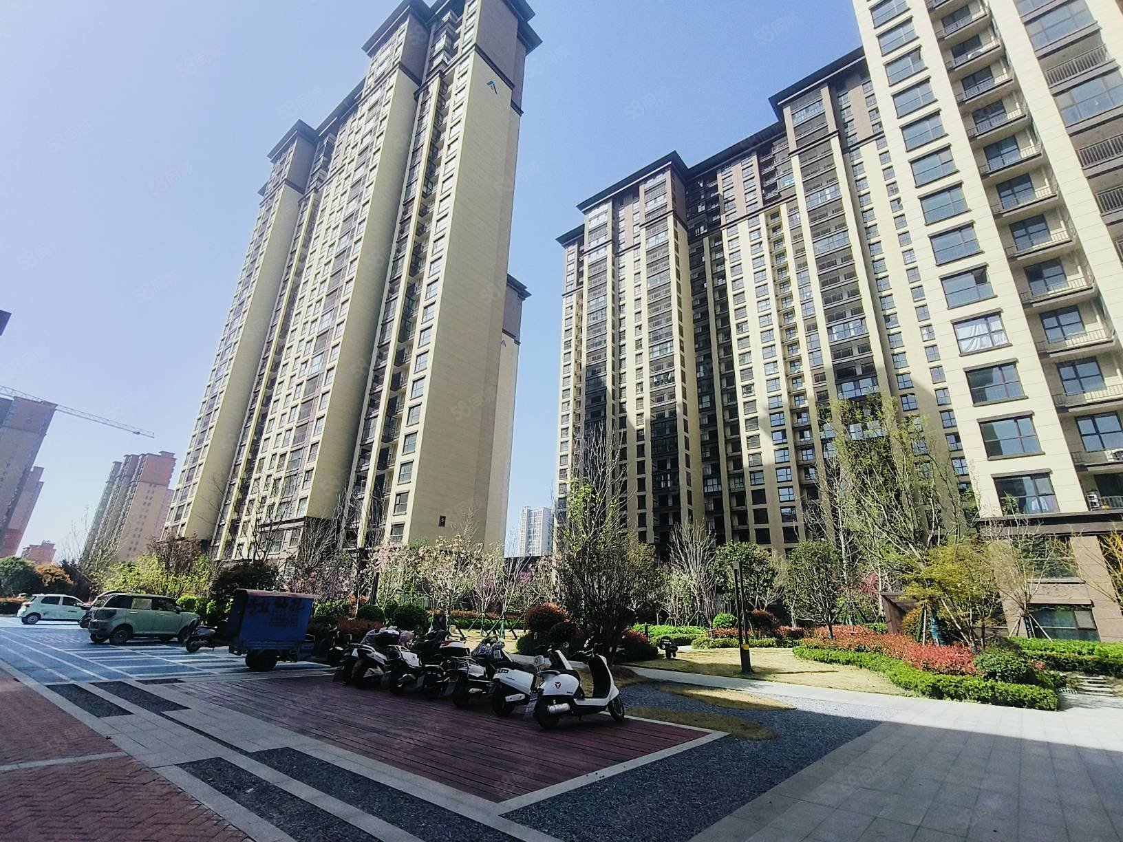 建业城全新精装未住中层136平78万