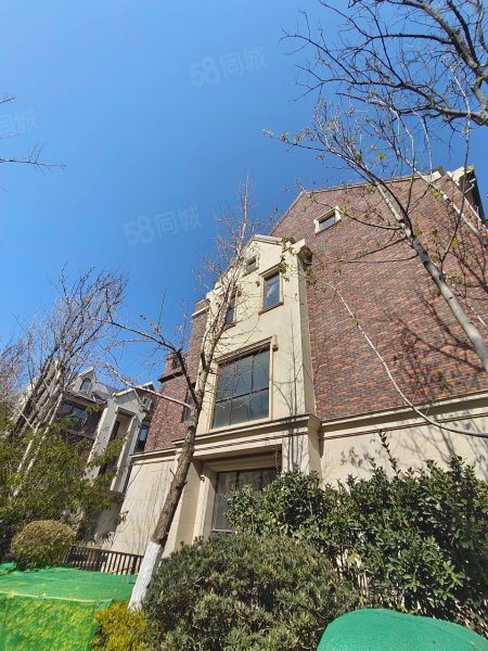 俊发滇池one7组团 剑桥公馆360平580万 3室3厅4卫