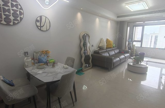 急售 市中心次新房 实验  带储藏室和车位 精装修 南北通透