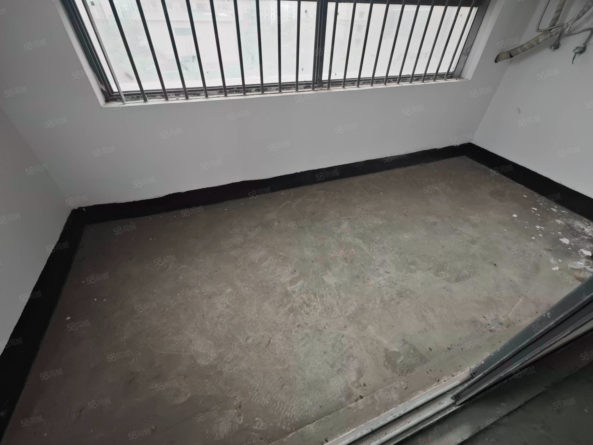 力寺家园3室2厅2卫121㎡南北28万