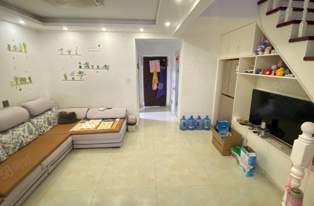 开发区，当代国际3室2厅2卫，138平急售52万