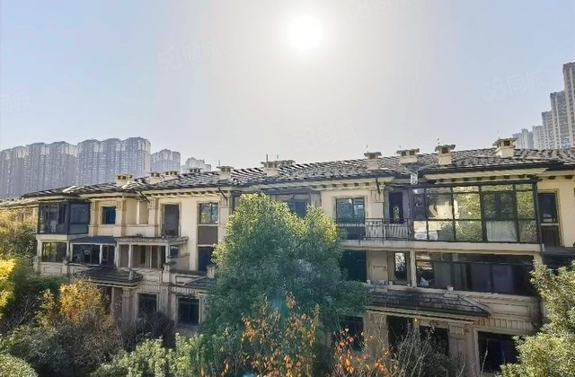 龙湖湘风原著(A2别墅)4室2厅182.31㎡318万二手房图片