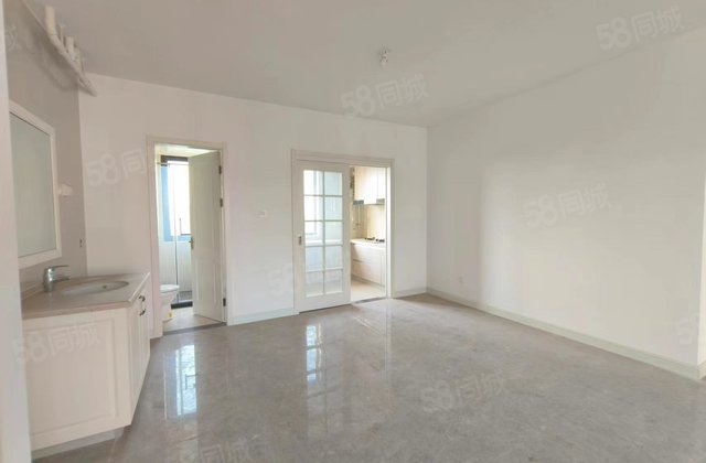 百合三期三叶草户型带车位一口价118.8万，小区价格