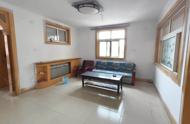 汽车站东临 单价5000多 北园小区 西边户三室 停车方便