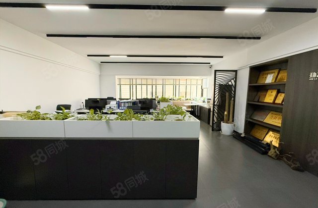 西亚广场4室2厅169.5㎡80万二手房图片