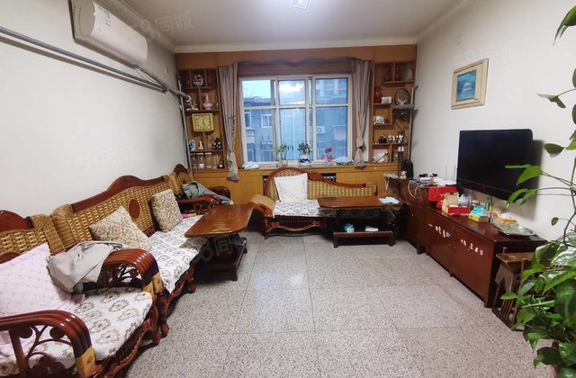 东昌中学，兴华路  ，领秀城，聊建家属院，二楼，三室停车方便