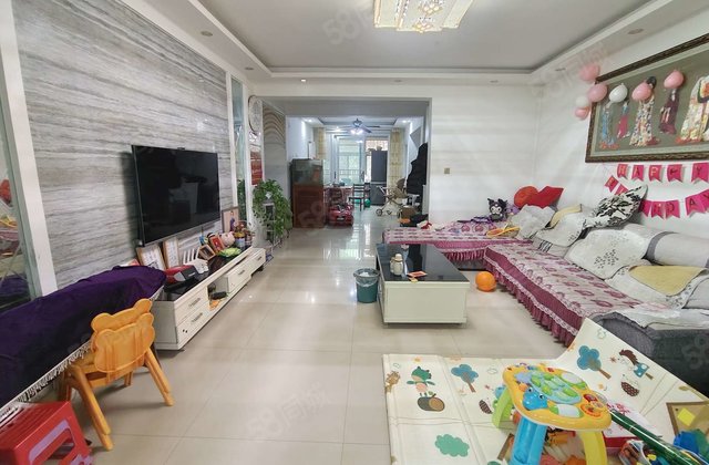 急售鸿顺花园小区 电梯洋房划阳光  二楼 户型很好价格不高