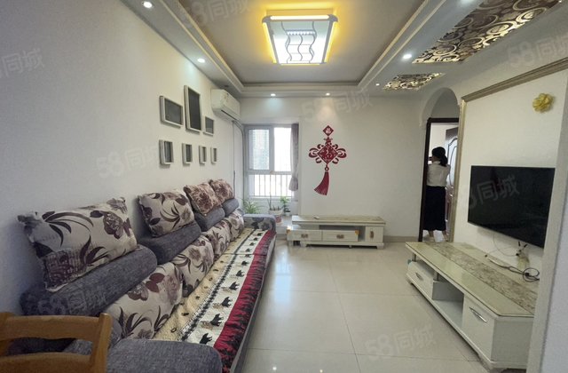 精装带东西可拎包入住 无遮挡 靠阿尔卡迪亚 大胡社区 水晶城