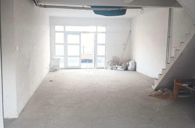 英伦花园叠拼别墅，送露台，带车储，实际面积240，东昌东校