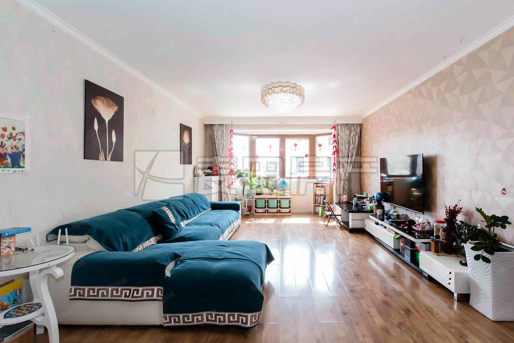 金隅翡麗華庭4室2廳2衛(wèi)161.87㎡南北999萬