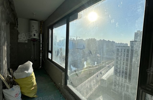 城市芳华蘭园，送车储，好楼层，已经封窗急售