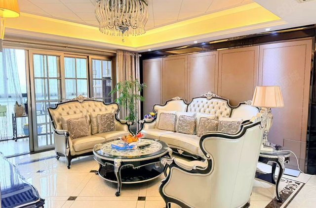 藏珑湖上国际花园4室2厅148.24㎡200万二手房图片