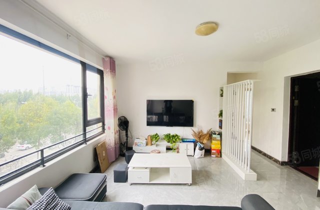 百合新城新出三室两厅，96万小高层，免大税，采光好，随时看房