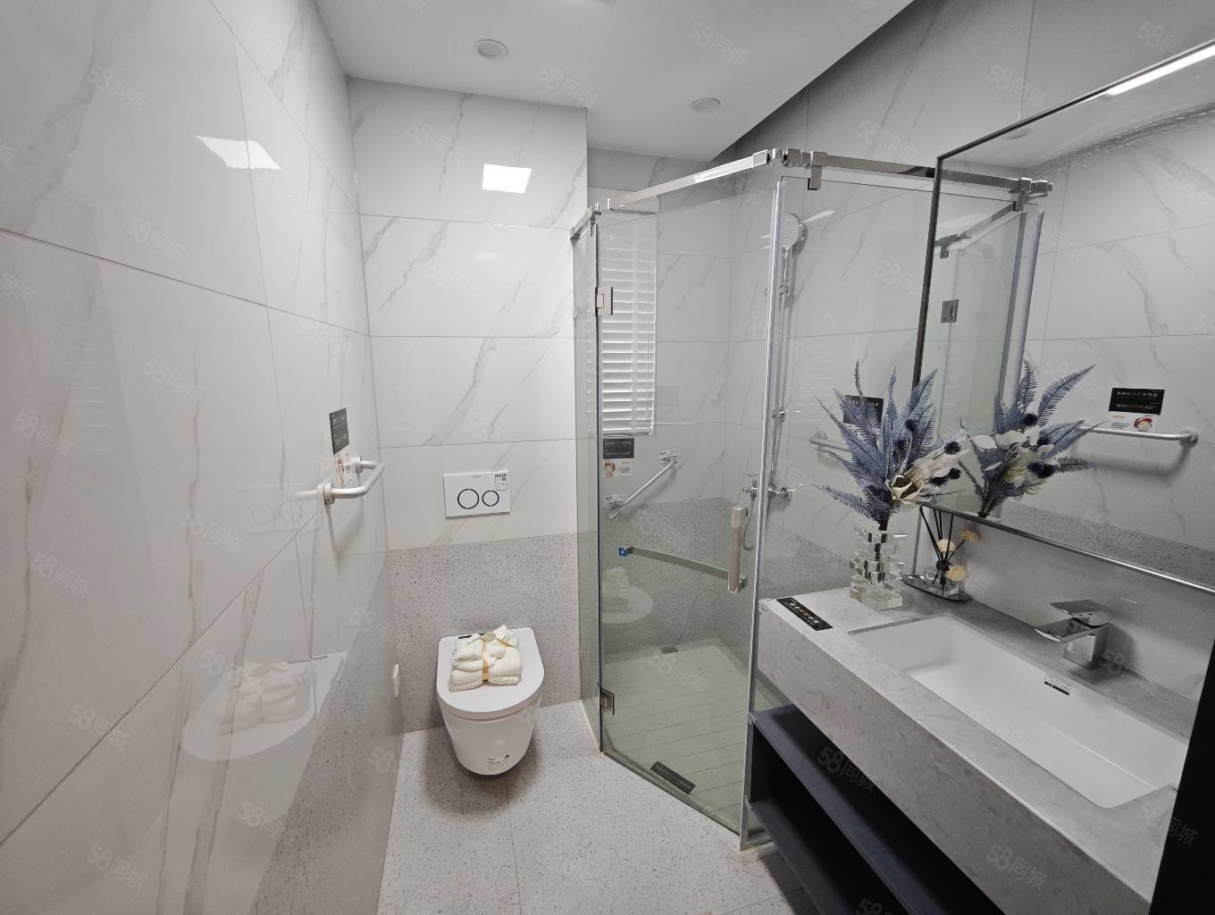 当代满庭春MOMA3室2厅2卫117㎡南北53.5万