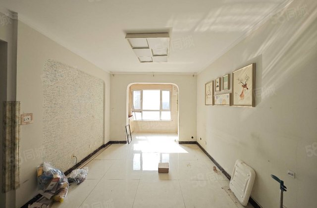 昌润莲城祥荷园 商品住宅 出行方便 有电梯 小区新 小三居