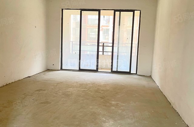 俊发城A区4室2厅127㎡66万二手房图片