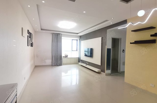 东昌东學一墙之隔，精装两室，好楼层，免大税，随时看房