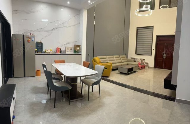 度假区盛世天湖 精装 连排别墅 带院