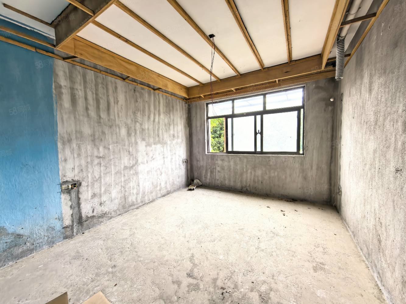 北湖湾8室2厅5卫215㎡南北200万